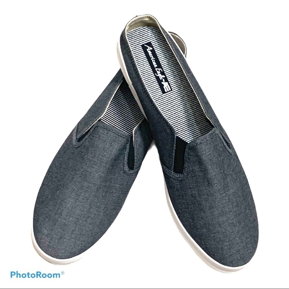 American Eagle gray canvas slide on sneakers